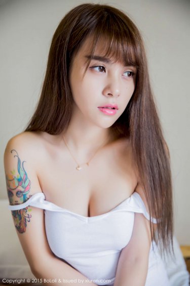 她的紧致让他闷哼出声了